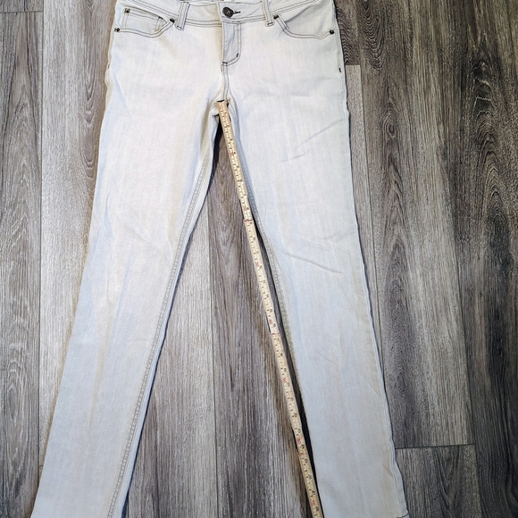 Denim - Women's White Washed Skinny Jeans